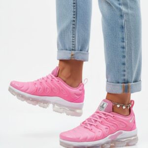 حذاء نسائي رياضي (NIKE)